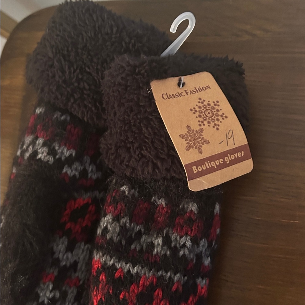 Free People Black and White Knit Hat and boutique brand Mittens - Picture 3 of 3